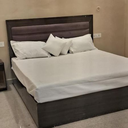 Отель Shree Janki Palace Ayodhya Экстерьер фото
