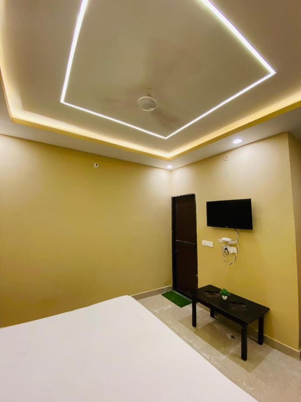 Отель Shree Janki Palace Ayodhya Экстерьер фото